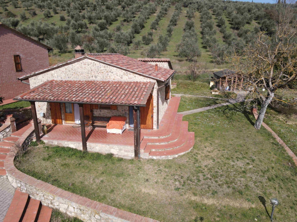 capanna a san gimignano facciata