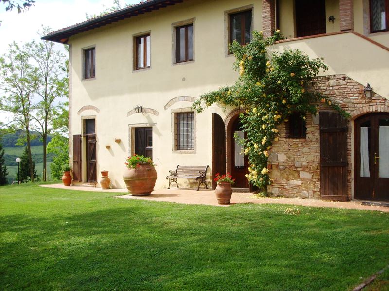 vendita casa in collina vicinanze siena